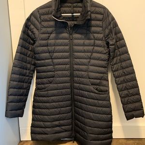 Lululemon Black Pack it Down jacket size 8